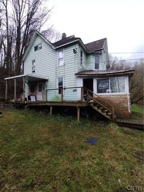 2 Willow St, Little Falls, NY 13365