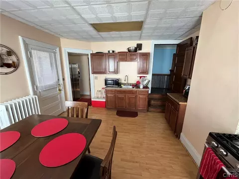 Dining - 341 Clairmonte Ave, Syracuse, NY 13207 photo 3 of 5
