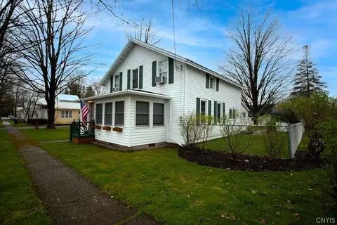 60 Railroad St, Camden, NY 13316