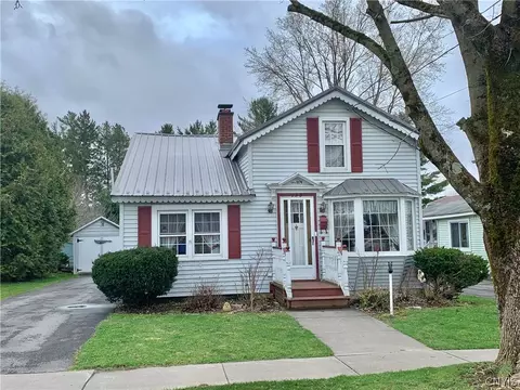 156 E Bacon St, Waterville, NY 13480