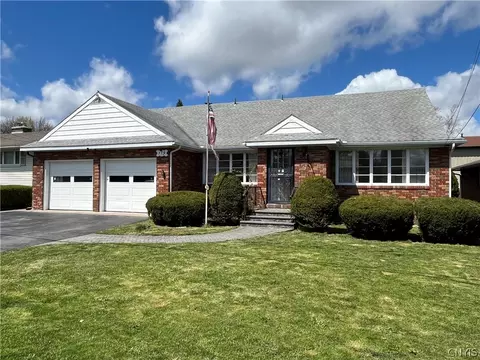 119 Wilmore Pl, Salina, NY 13208