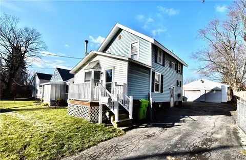 430 Garden City Dr, Salina, NY 13211