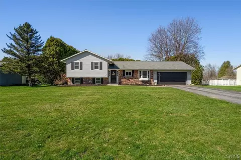 8279 Northgate Dr, Rome, NY 13440