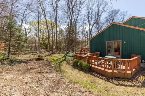 Exterior - 5157 Montgomery Rd, Fayetteville, NY 13066 photo 5 of 14