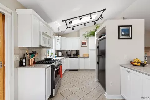 Kitchen - 5157 Montgomery Rd, Fayetteville, NY 13066 photo 5 of 5