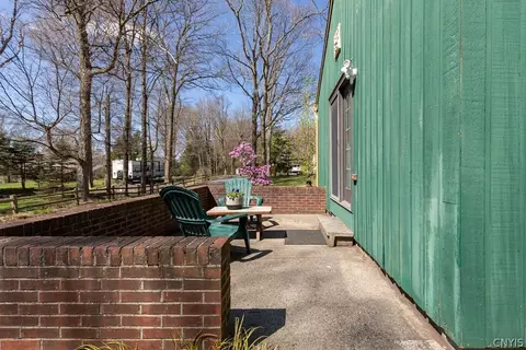 Exterior - 5157 Montgomery Rd, Fayetteville, NY 13066 photo 10 of 14
