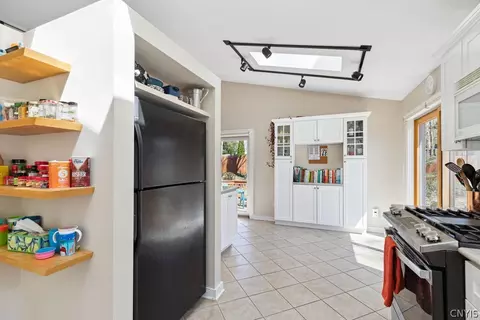 Kitchen - 5157 Montgomery Rd, Fayetteville, NY 13066 photo 4 of 5