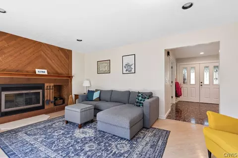Living - 5157 Montgomery Rd, Fayetteville, NY 13066 photo 3 of 7