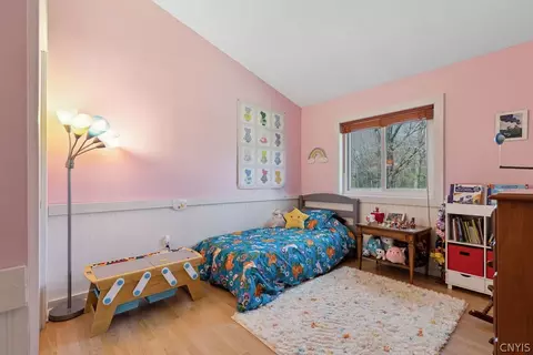 Bedroom - 5157 Montgomery Rd, Fayetteville, NY 13066 photo 4 of 6