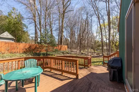 Exterior - 5157 Montgomery Rd, Fayetteville, NY 13066 photo 6 of 14