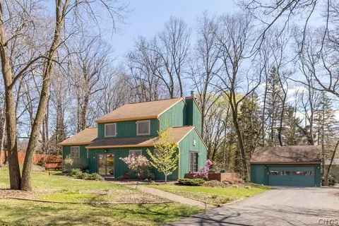 Exterior - 5157 Montgomery Rd, Fayetteville, NY 13066 photo 2 of 14