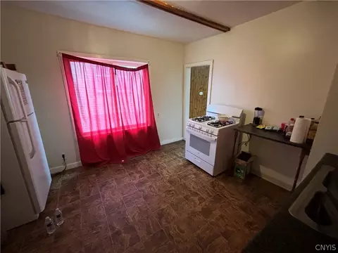 Bedroom - 109 E Brighton Ave, Syracuse, NY 13205 photo 1 of 5