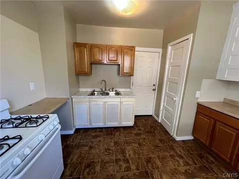 Kitchen - 109 E Brighton Ave, Syracuse, NY 13205 photo 4 of 7