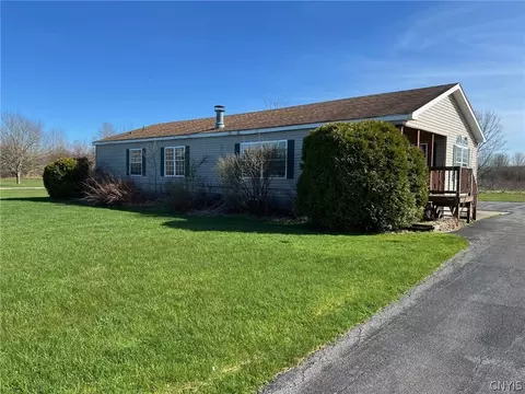 357 Halsey Rd, Pulaski, NY 13142