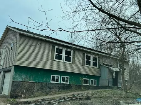 1954 Schoolheimer Rd, Canastota, NY 13032