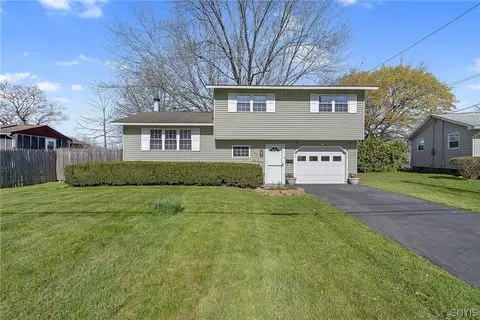 103 Rosewood Dr, Clay, NY 13090