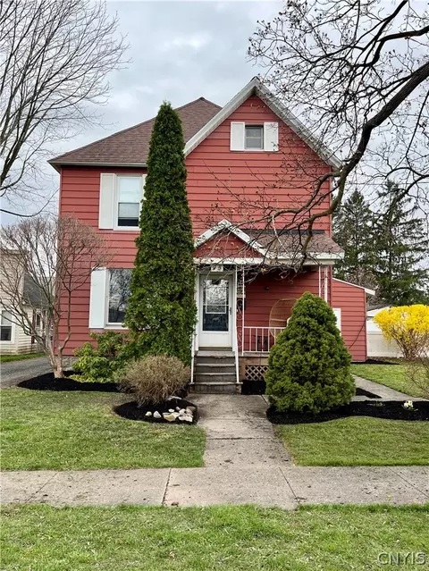 95 Steel St, Auburn, NY 13021
