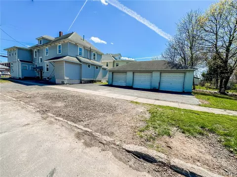67 Columbus St, Auburn, NY 13021