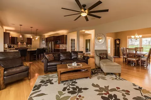 5803 Parapet Dr, Onondaga, NY 13078 photo 11
