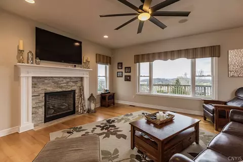 5803 Parapet Dr, Onondaga, NY 13078 photo 10