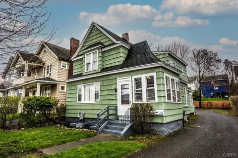 152 Hillsdale Ave, Syracuse, NY 13206