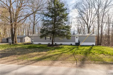 86 Villiard Rd, Parish, NY 13131