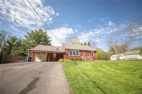 2613 Howlett Hill Rd, Marcellus, NY 13108