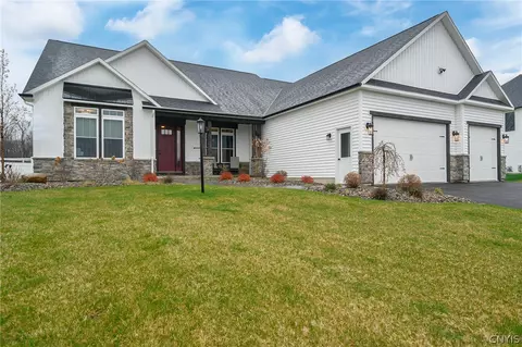 4302 Cindy Ln, Onondaga, NY 13215