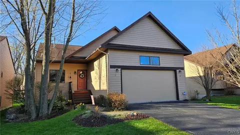 27 Nursery Ln, Syracuse, NY 13210