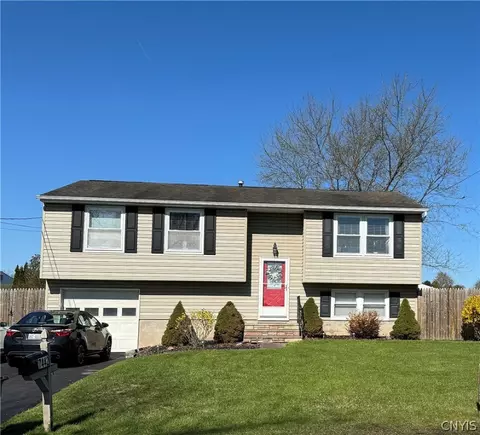 7442 Muench Rd, Clay, NY 13088