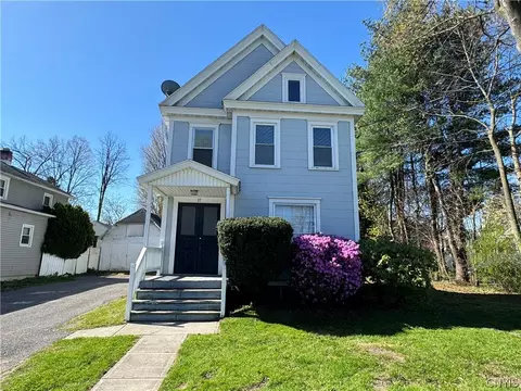 17 Tappan St, Van Buren, NY 13027