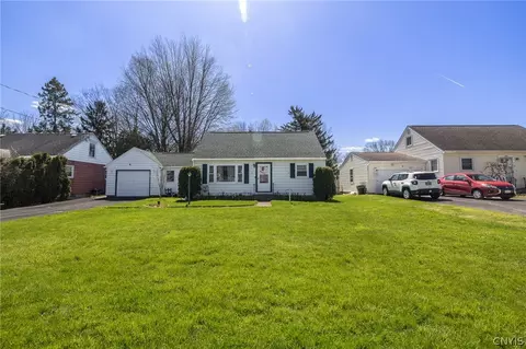 118 Miller Dr, East Syracuse, NY 13057