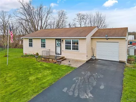 212 Cannonball Way, East Syracuse, NY 13057