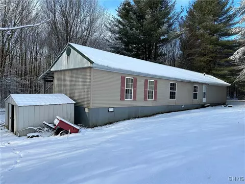 77 Cramer Ln, Amboy, NY 13493