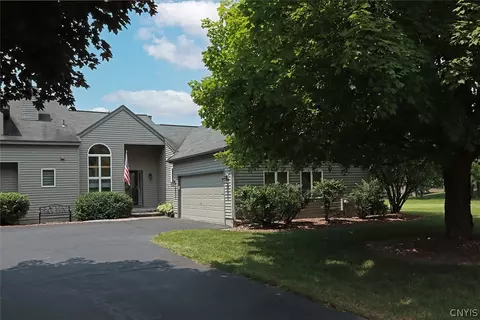 5227 Pointe East Dr, Jamesville, NY 13078