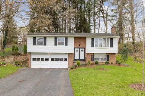 7612 Susan Dr, Syracuse, NY 13212
