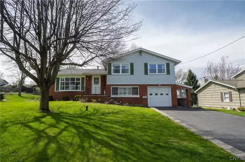 7 Devon Pl, Camillus, NY 13031