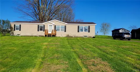 11424 Calkins Rd, Cato, NY 13033