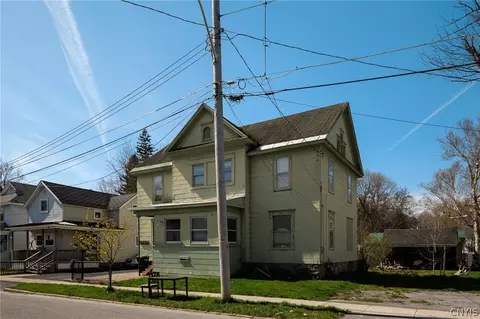 621 Mundy St, Watertown, NY 13601 - Movoto