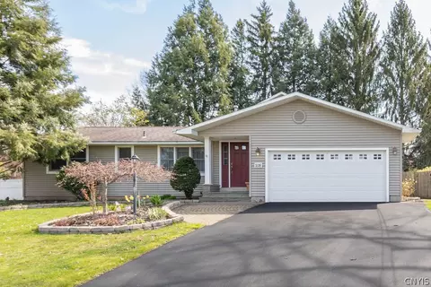 108 Shoreview Dr, Clay, NY 13090