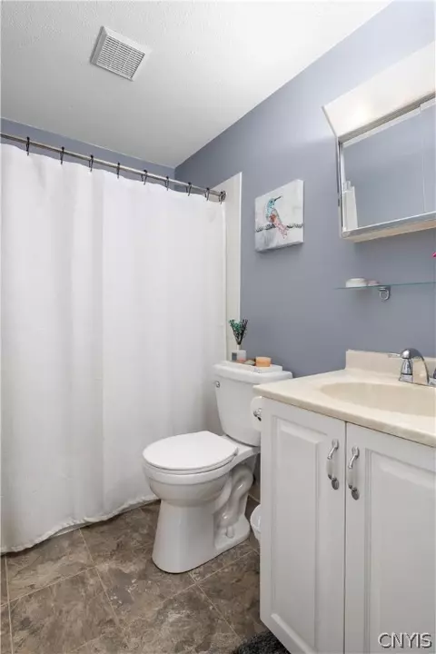 Bath - 39 Watertree Dr, East Syracuse, NY 13057 photo 2 of 3