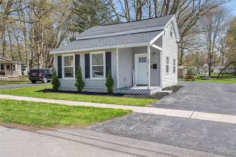 35 Division St, Van Buren, NY 13027