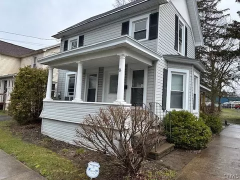 8 Mechanic St, Lysander, NY 13027