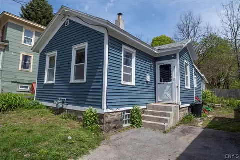 47 Ontario St, Oswego, NY 13126