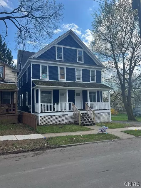 28 Bradford St, Auburn, NY 13021