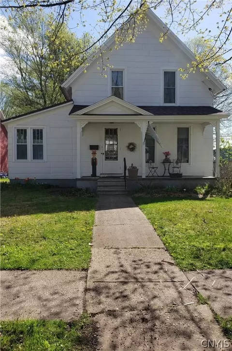 65 3rd St, Camden, NY 13316