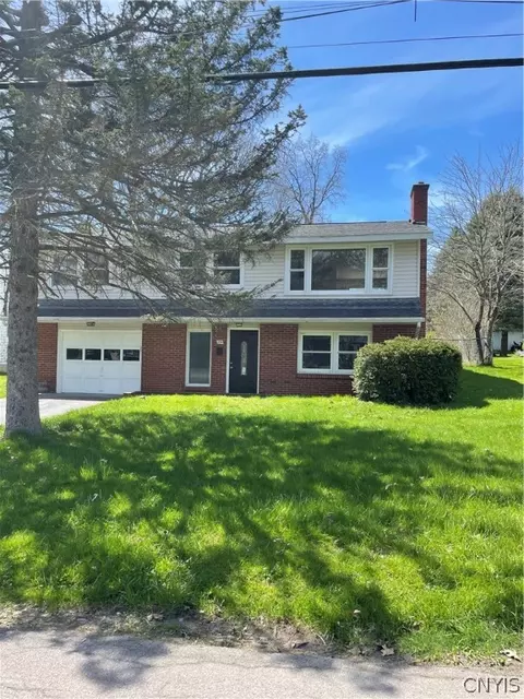 231 Patricia Dr, Salina, NY 13212