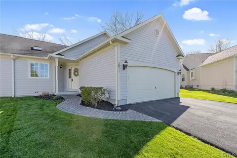 2871 Sanibel Cir, Lysander, NY 13027