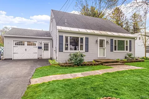 5676 Mapleton Dr, Utica, NY 13502