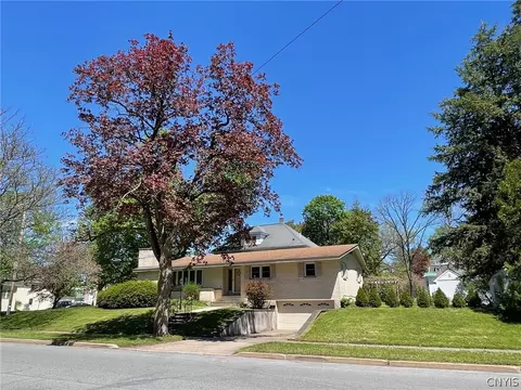 427 Broad St, Oneida, NY 13421 photo 2